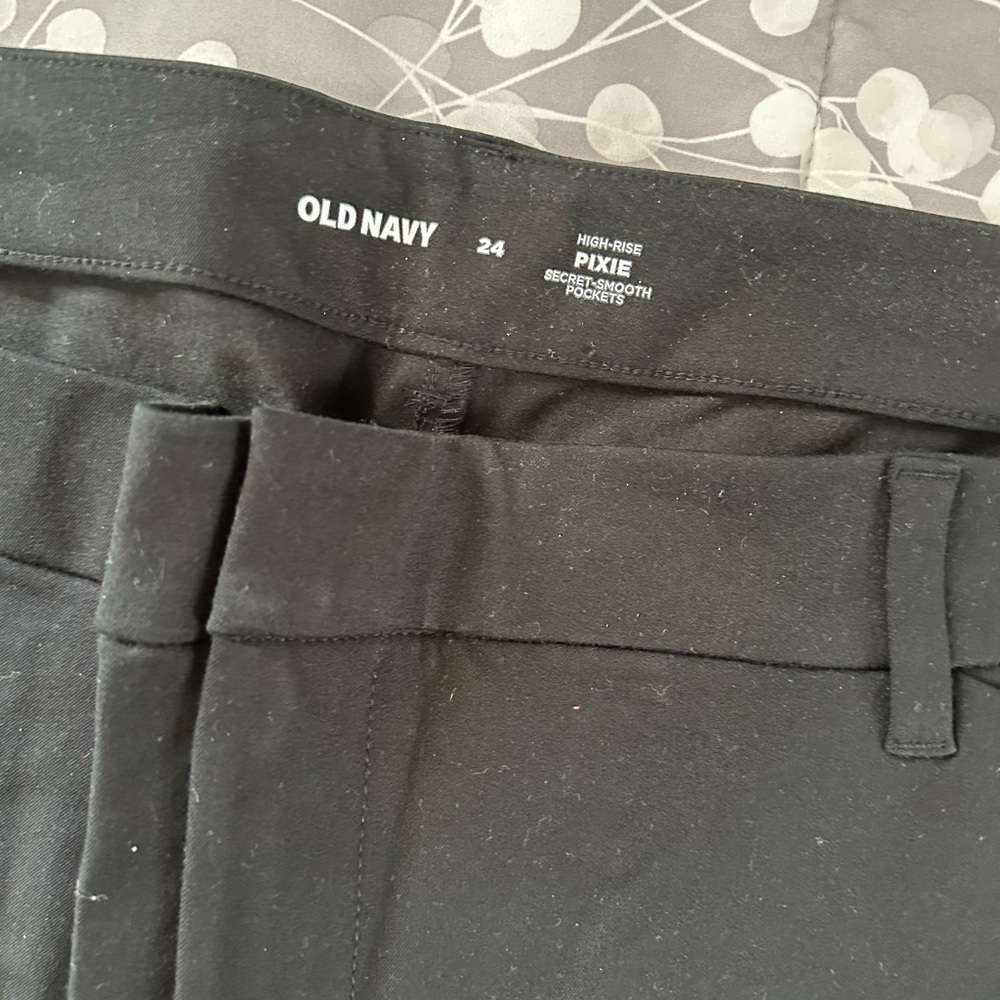 Old Navy Size 24 High Rise Pixie Pant - Black